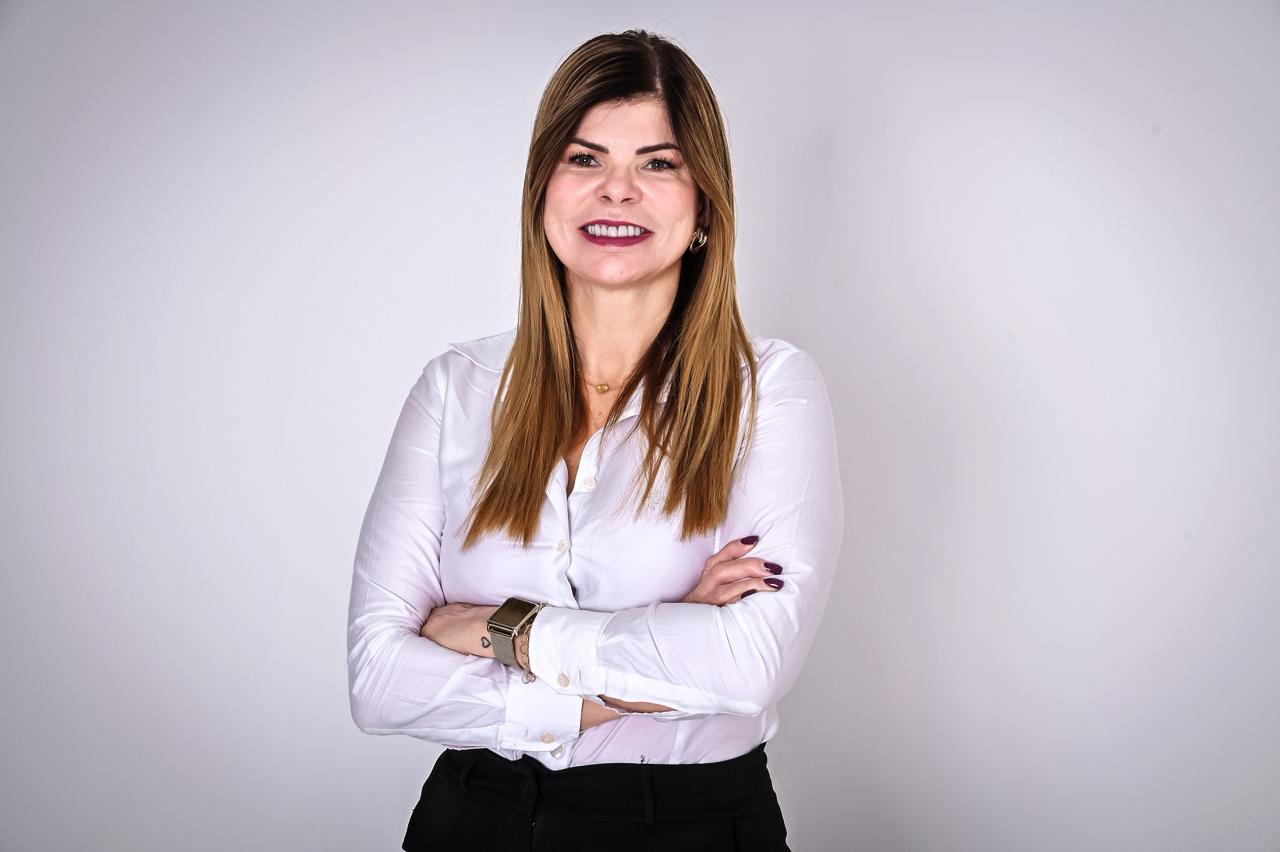 Dra. Kássia Ferraz